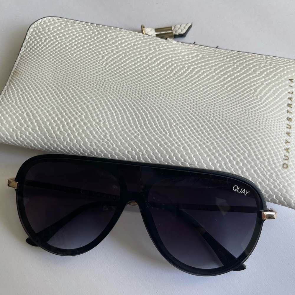 Quay x Jlo Aviator Sunglasses